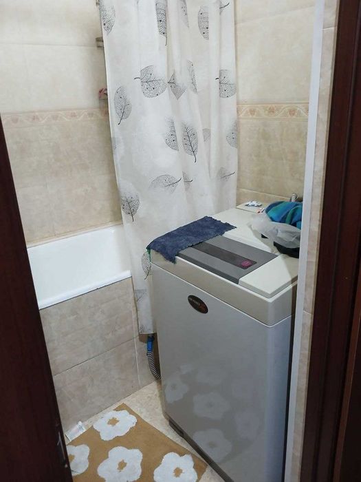 Сдаётся в аренду 3-х комнатная квартира, 2-й этаж, в центре, ул Навоий
