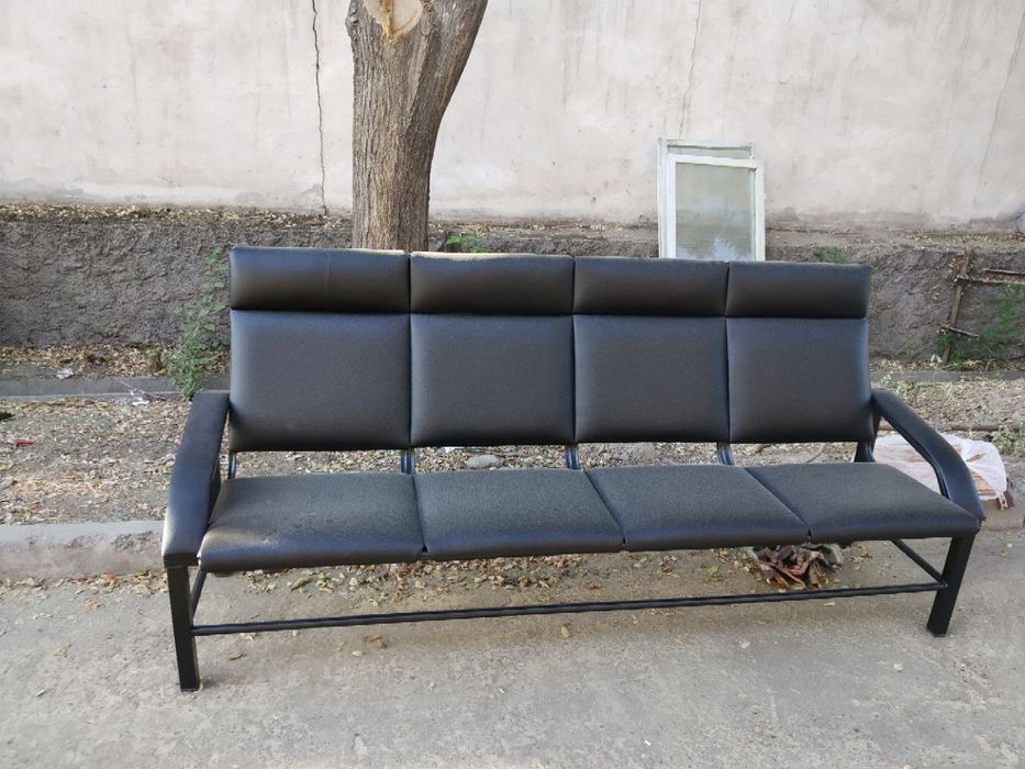 Kutish zallari uchun divanlar