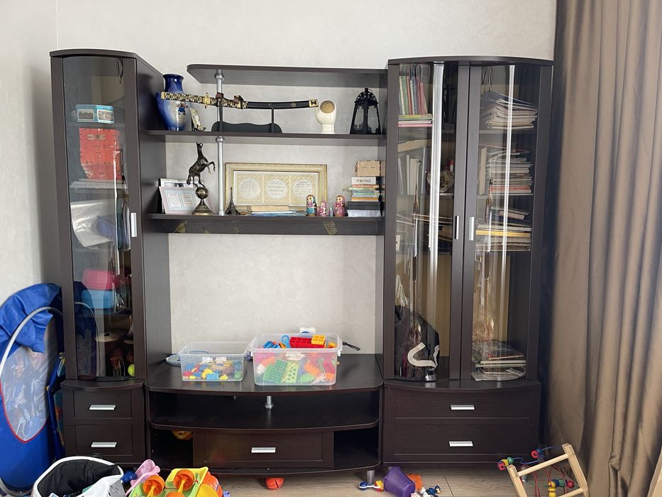 Продам Стенка под тв