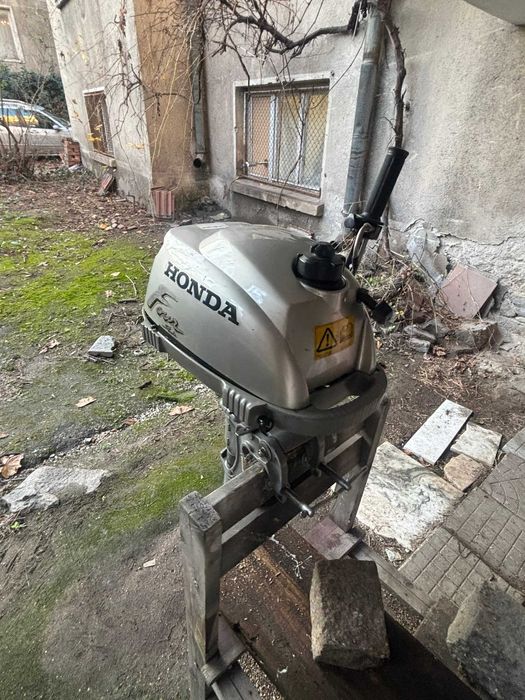 Извънбордов двигател