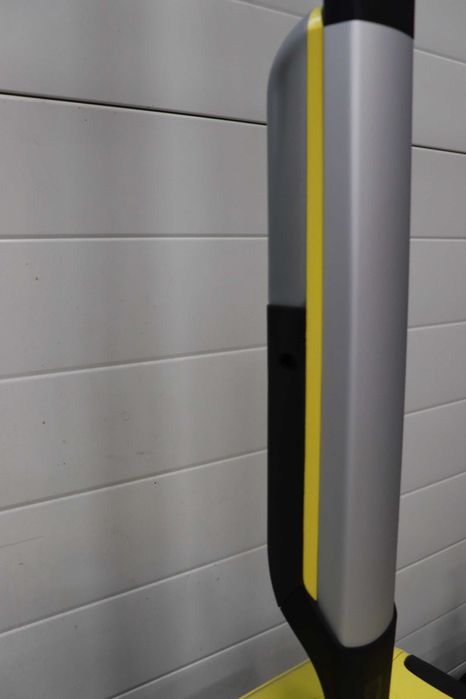 Подочистачка, Безжична машина за почистване подове KARCHER FC 7, IPX4