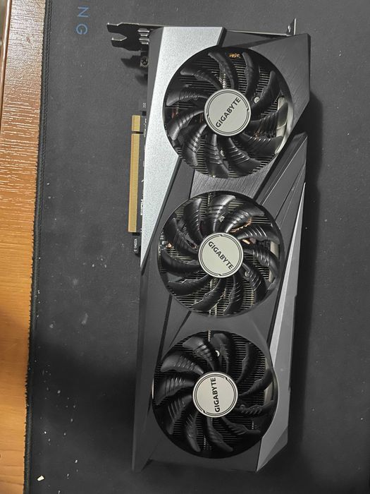 placa video gigabyte  rx7600 8gb