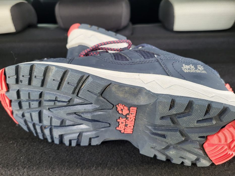.JACK WOLFSKIN  bootfitter nr 39 ca si noi