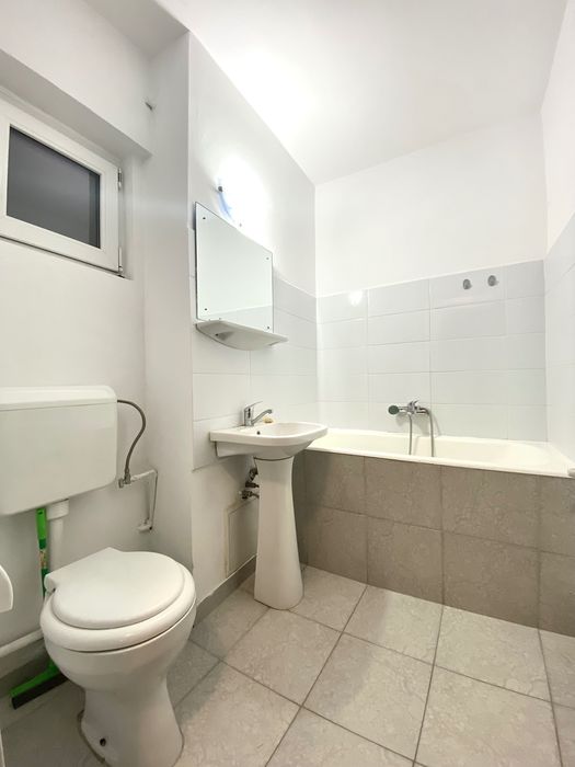 Apartament cu 2 camere de închiriat