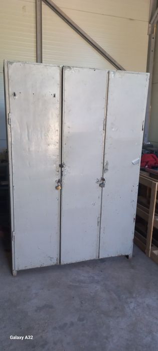 Dulap metalic 3 usi / fiset