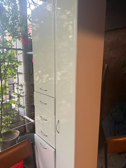 Продаю шкаф, стол дёшево!