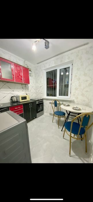 Красиво клеем кафель