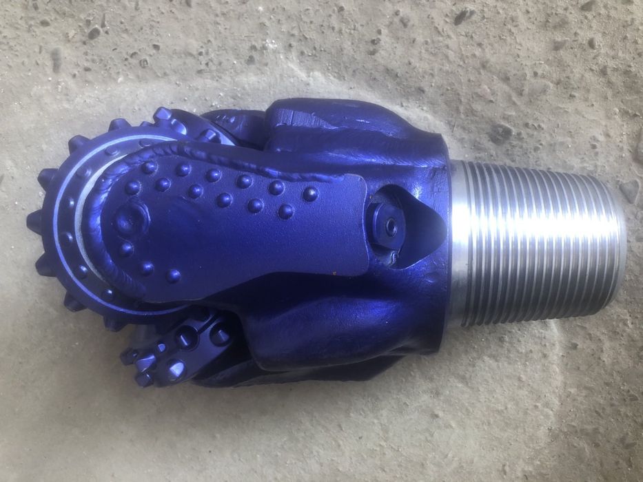 Сондажно триролково длето