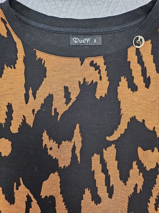 Дамски блузи Lucy