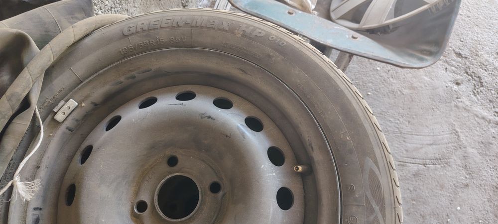 Шины с дисками комплект