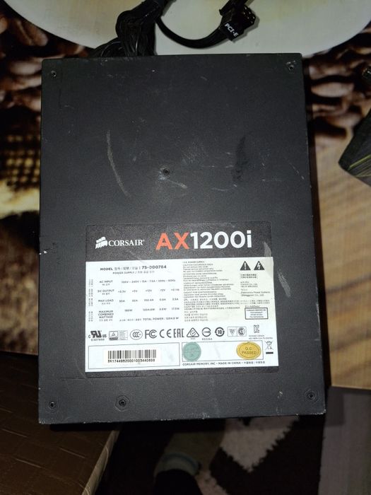 Sursa pc Corsair full modulara 1200w/ 80+ / ef 94%