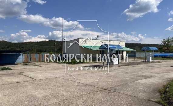 Продава се Промишлена сграда в с. Долна Липница, Област Велико Търново - 1423 кв.м за 43 €/кв.м - Снимка #1