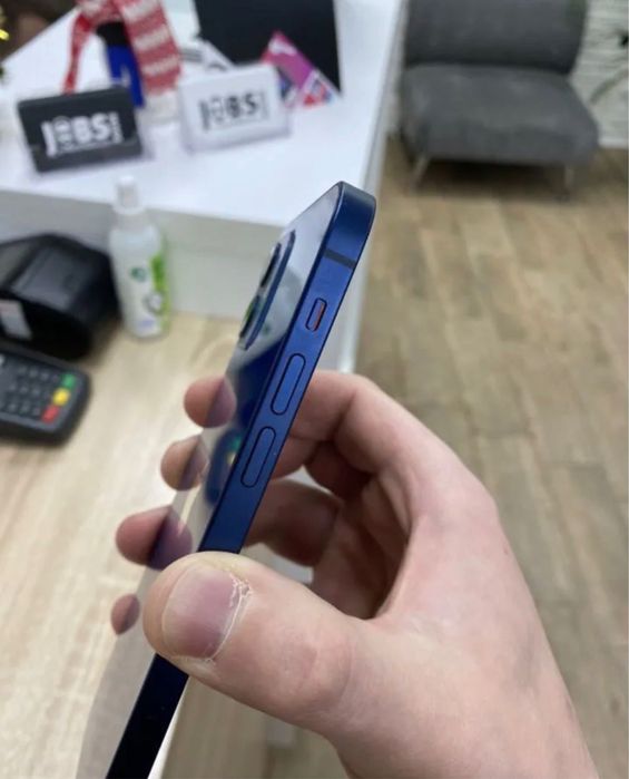 Продам iphone 12