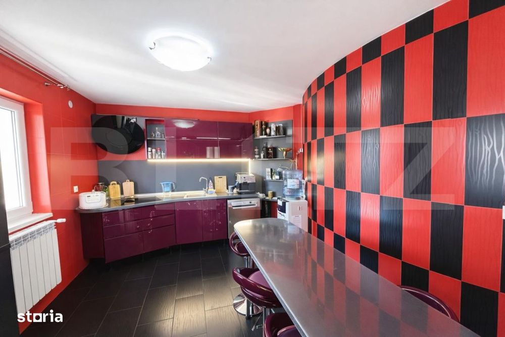 Casa de vanzare, 350 mp utili, 1000 mp teren - Cetate