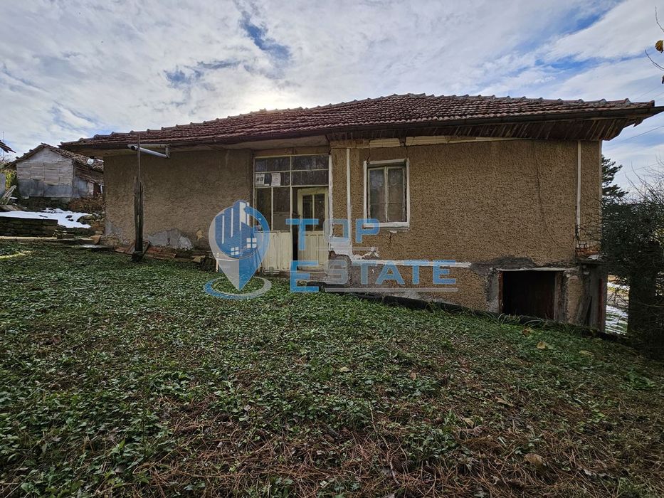 Къща с вътрешна тоалетна и частичен ремонт в село Ново градище, облас
