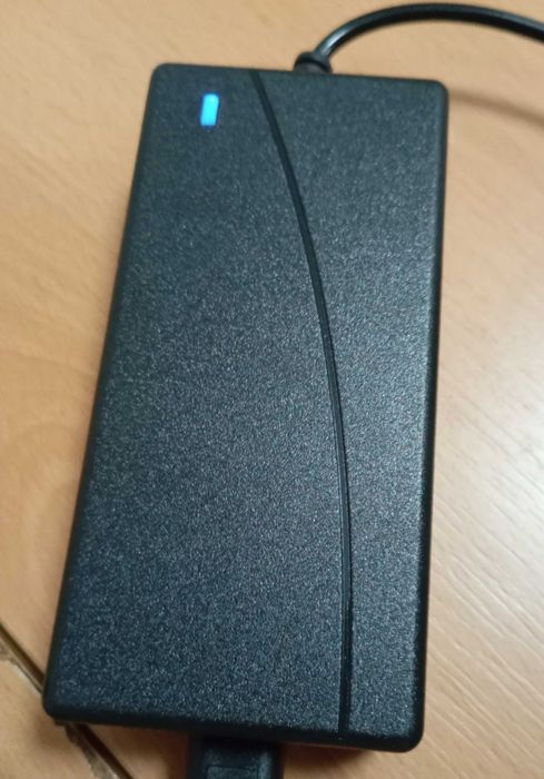 Alimentator 12V 2Amperi