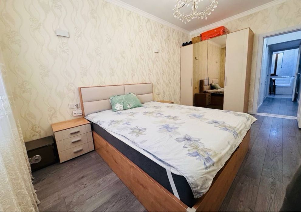 Ойбек метро, 4х комнатная квартира В центре