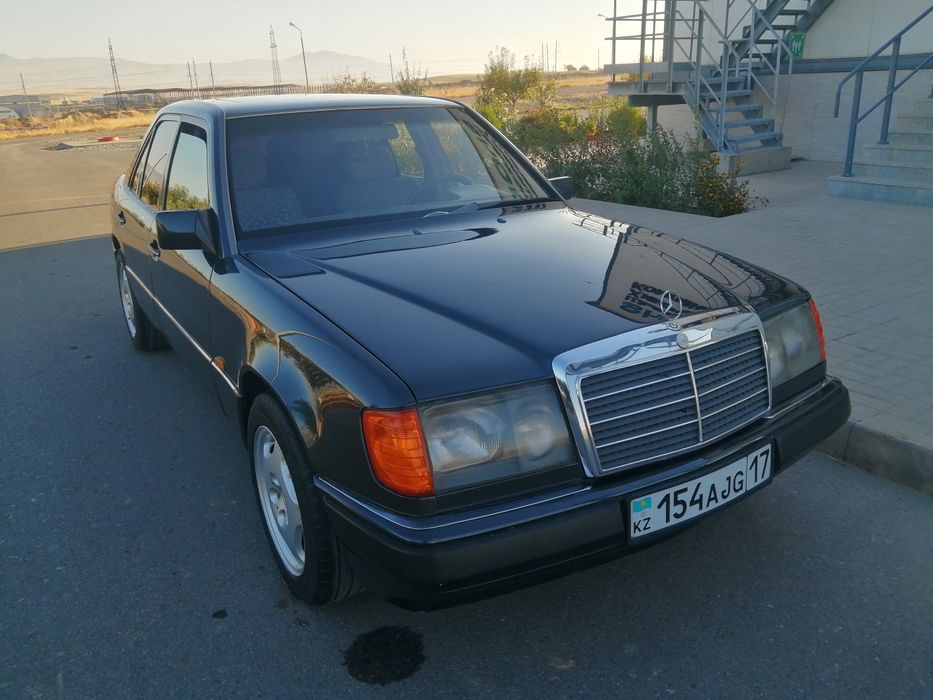 Мерседес 124 е 200