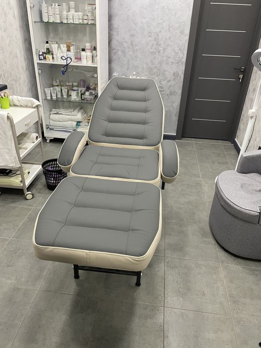 Косметологическая кушетка кресло