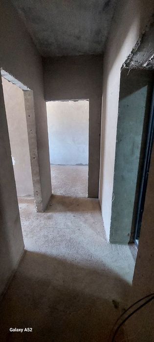 Продается квартира 3 комнатная. 85 КВ/м  (1-этаж)