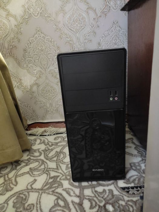 kanpyuter sotiladi yoki abmen telefonga