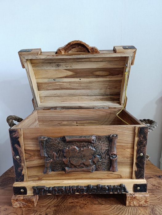 Сундук для интерьера