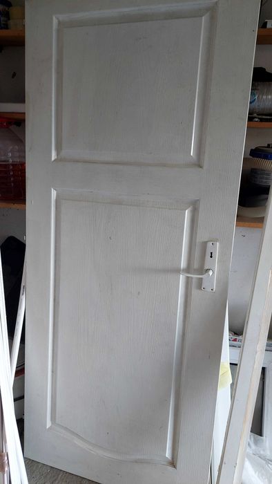 Vand usa de interior alba