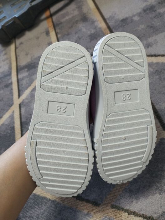 Продам кеды для девочки