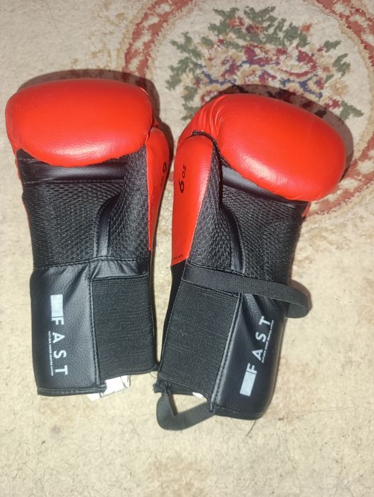 Перчатки для бокса