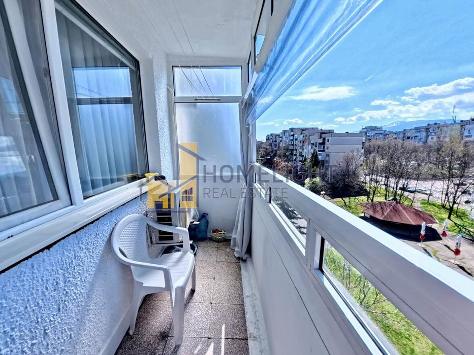 Двустаен апартамент в кв. Люлин 1