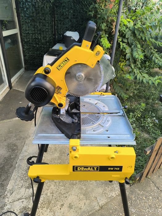 Комбиниран циркуляр и пендула DeWALT DW743 , 2000W