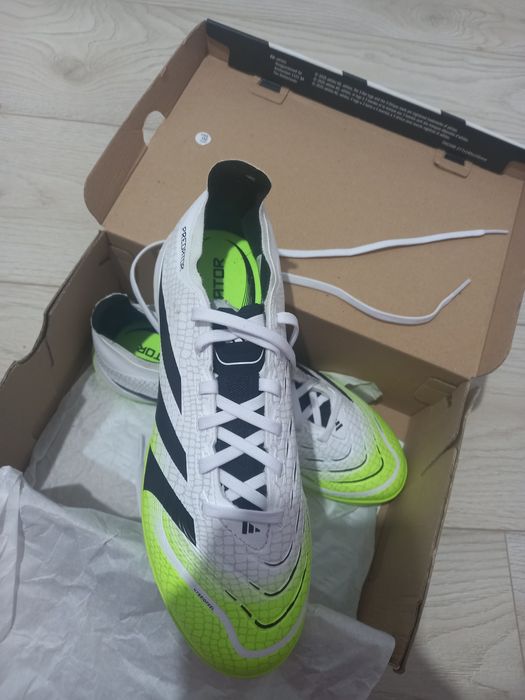 Ghete de fotbal Adidas Predator