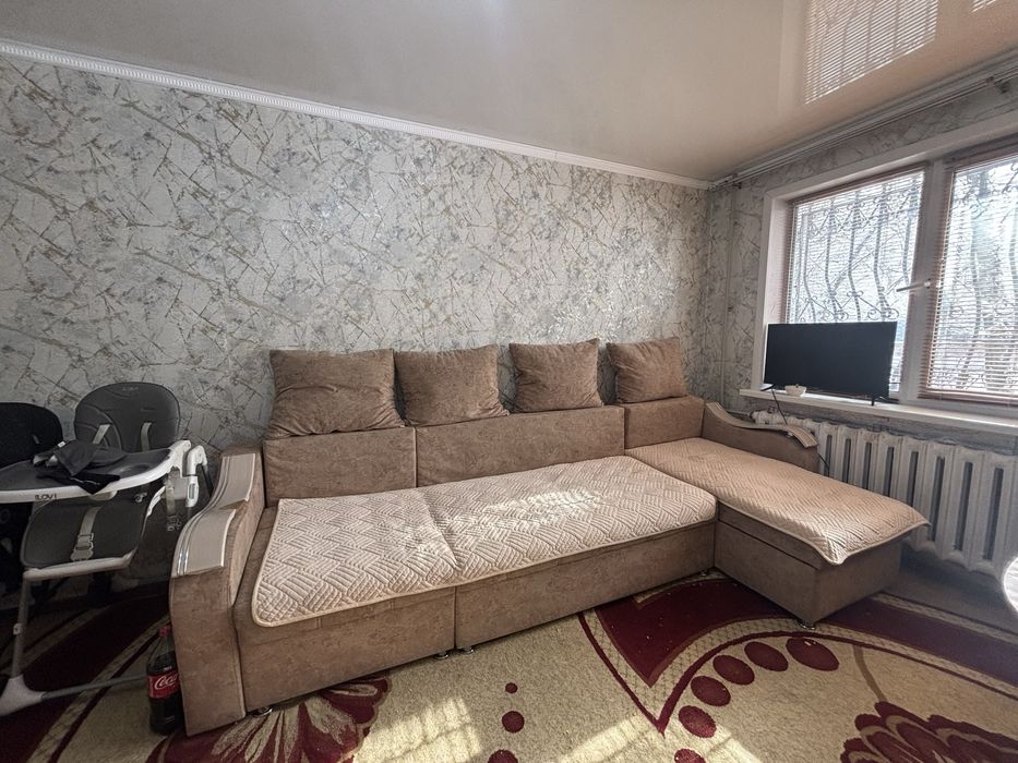 Продаи диван пятиместный