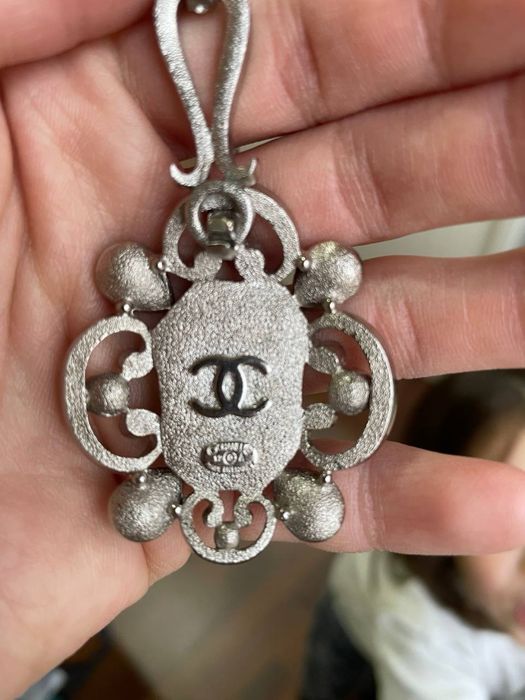 Украшение Chanel