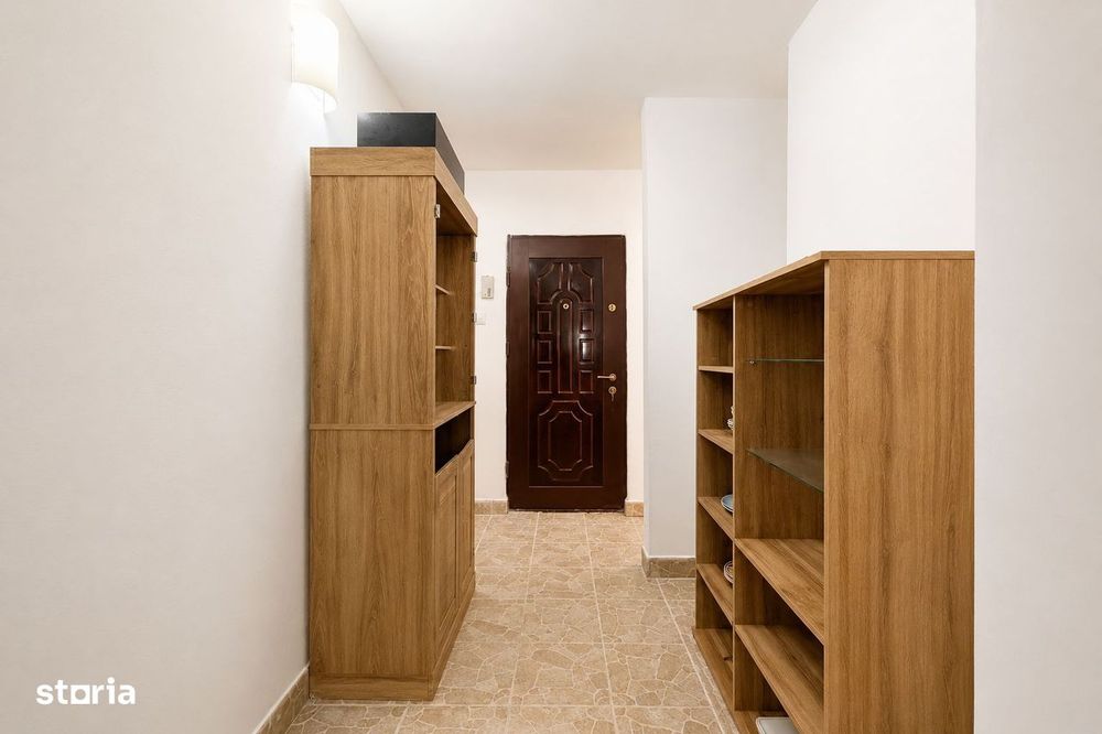 Apartament 1 cameră, zona Confecții, decomandat, centrală proprie