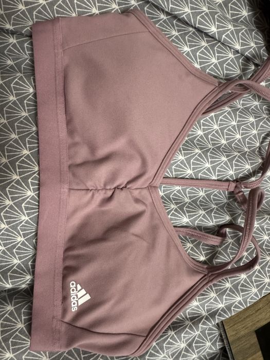 Спортни сутиени Adidas