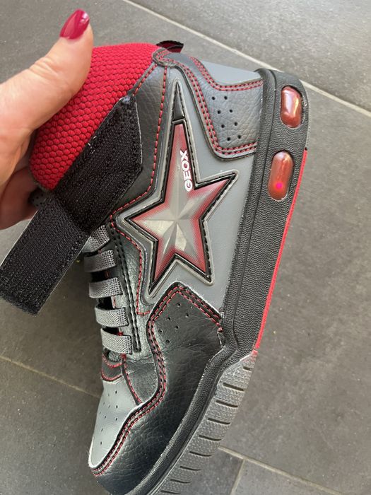 Adidasi bascheti Geox cu LED marimea 35