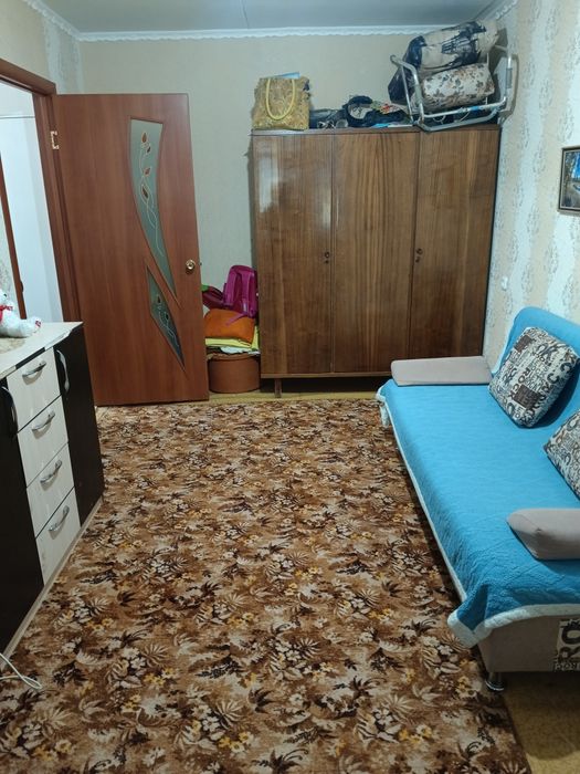 Продам 2 х комн, 5-8, 1 этаж.