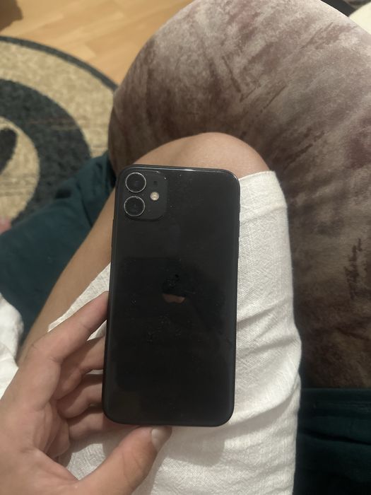 Vand iphone 11 pentru piese