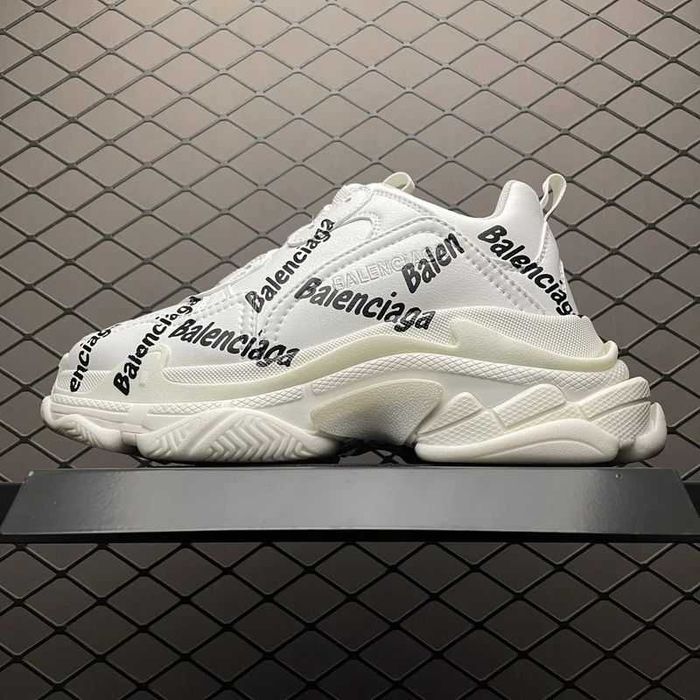 Balenciaga Triple S - Black/White/Cream