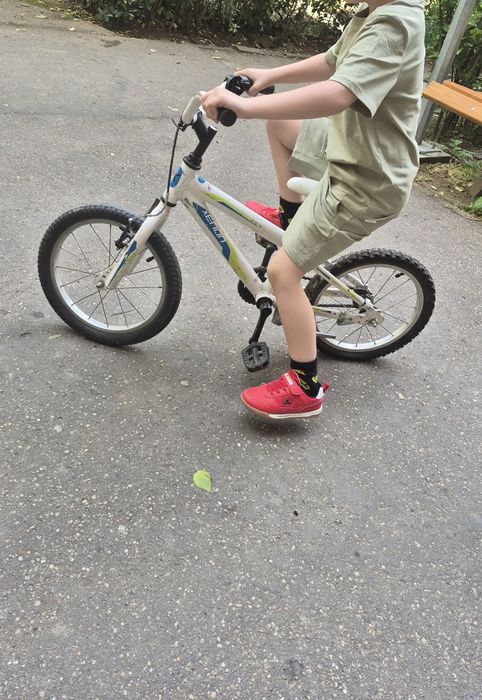 Bicicletă copiii 4-7 ani