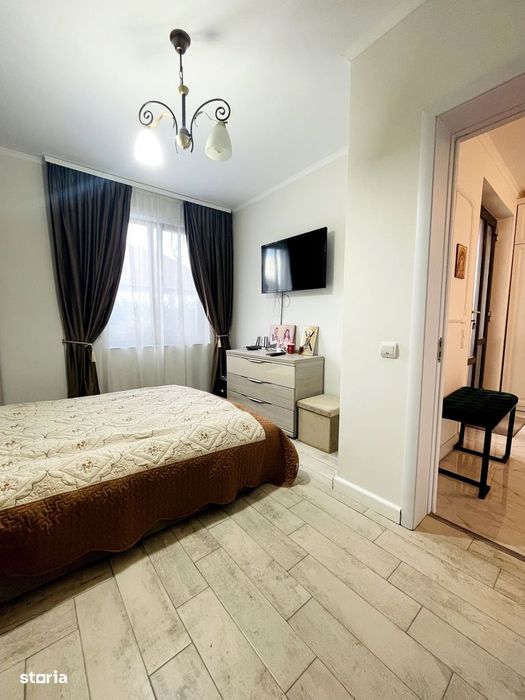 Casă de vânzare – 6 camere P+M, Haieu