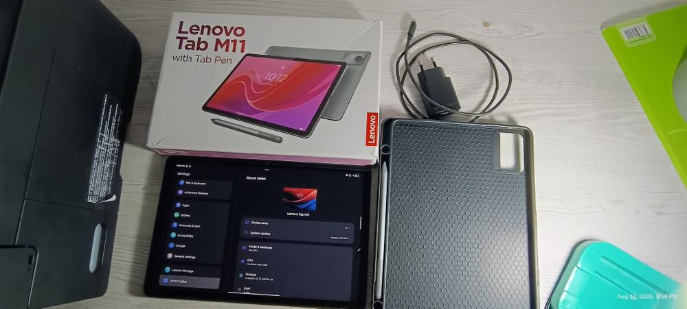 Lenovo tab m11 (încă în garanție)