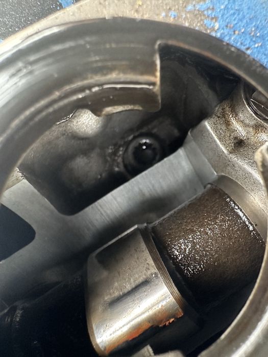 Двигатель Ауди 2.3 с4