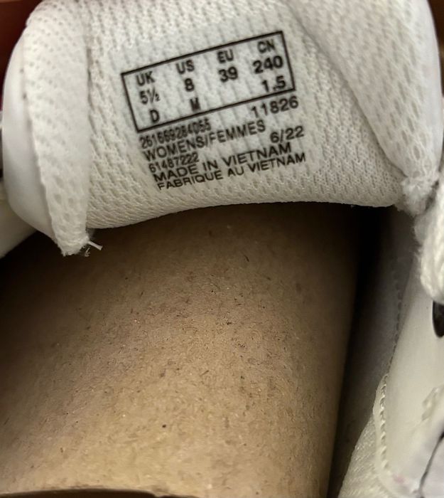 Нови бели кецове Clarks естествена кожа