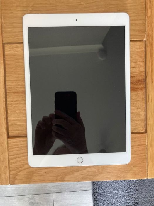 Ipad 7 128 GB Звонить и писать на Ватс ап