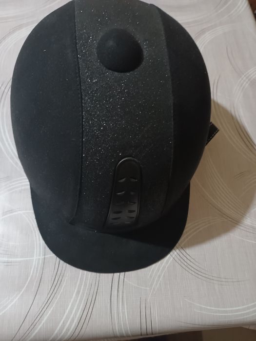 Каска за езда чисто нова
