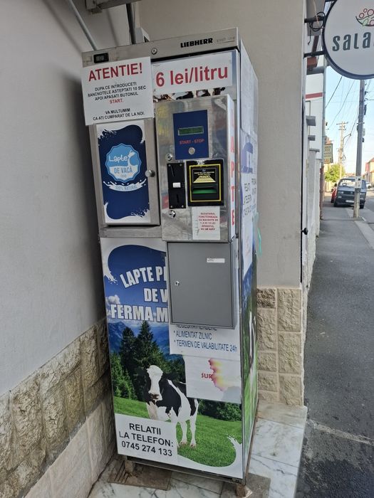 Vând dozator de lapte