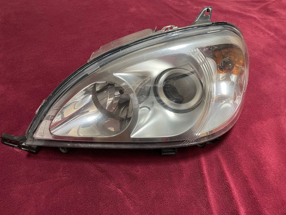 Оригинален фар за Мерцедес Ml W163. Mercedes. От 1998/2005 година.