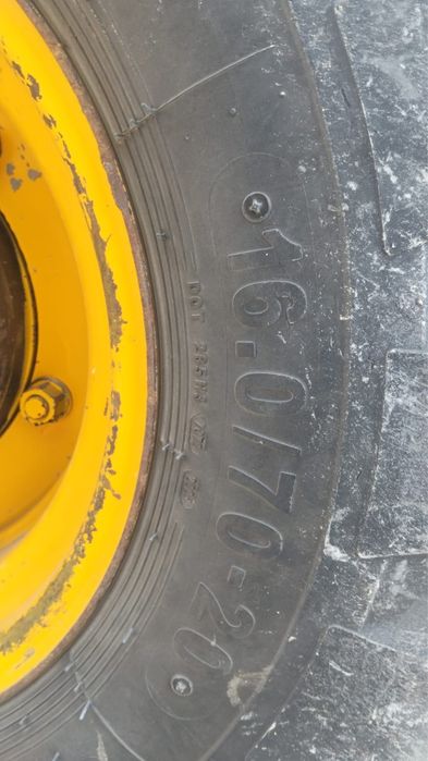 Шины от JCB3CX полный комплект